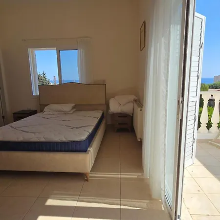 Dafni Malama Villa Paralímni