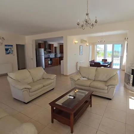 Villa Dafni Malama *