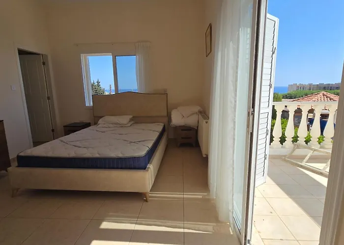 Dafni Malama Vila Paralimni